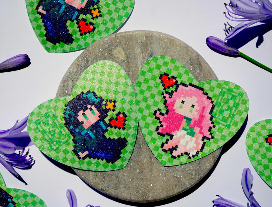 Green Yuri Shimmer Close Up